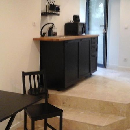 Kira Hotel Uzes Bagian luar foto