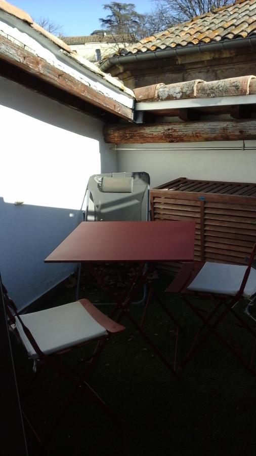 Kira Hotel Uzes Bagian luar foto