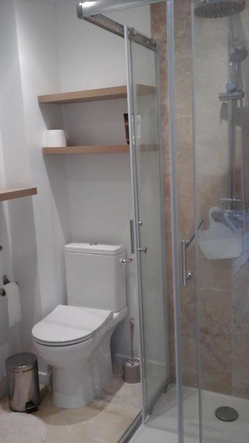 Kira Hotel Uzes Bagian luar foto